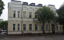 Фасад здания Smart Boutique Hotel. Вход с улицы Суворова